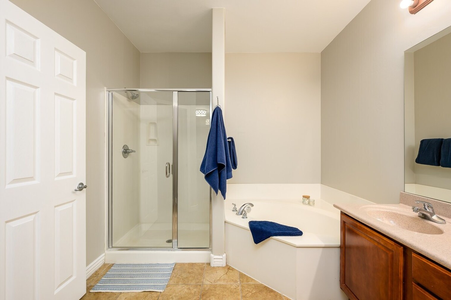 Building Photo - 5350 E Deer Valley Dr