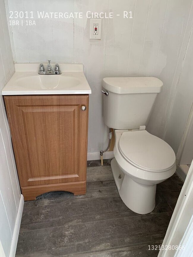 Building Photo - 23011 Watergate Cir