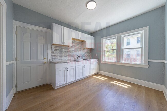 Building Photo - 3461 E 118th St