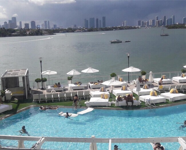 Building Photo - 1100 West Ave