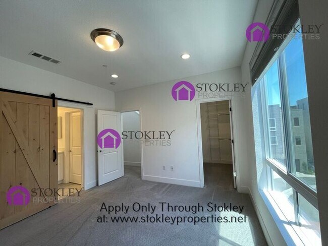 Building Photo - 1543 Longitude Dr