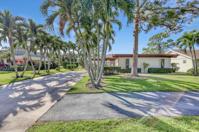 Building Photo - 6598 Eastpointe Pines St