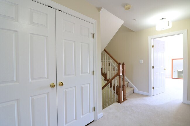 Building Photo - "Coming Soon" Luxury 4 Level Picturesque T...