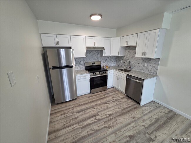 Building Photo - 255 Portage Rd