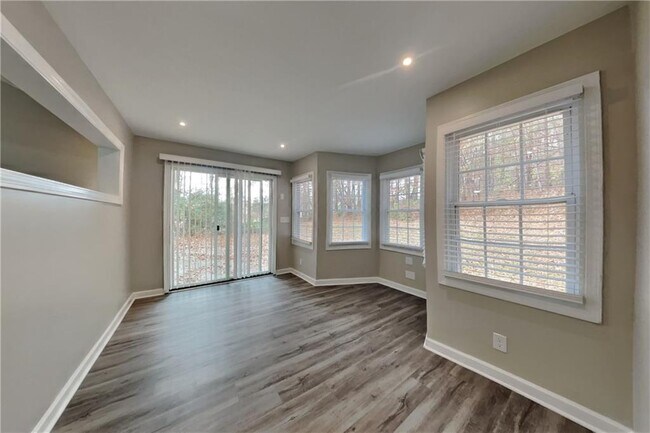 Building Photo - 5415 Windcrest Ln