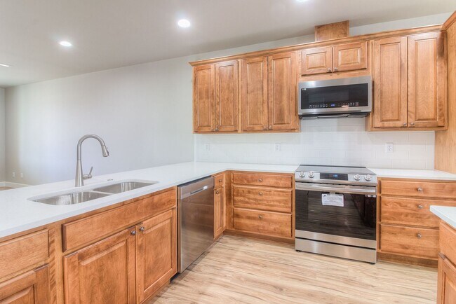 Building Photo - Gorgeous Home in West Valley