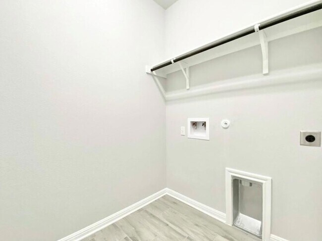 Building Photo - 2525 Pecan Island Dr