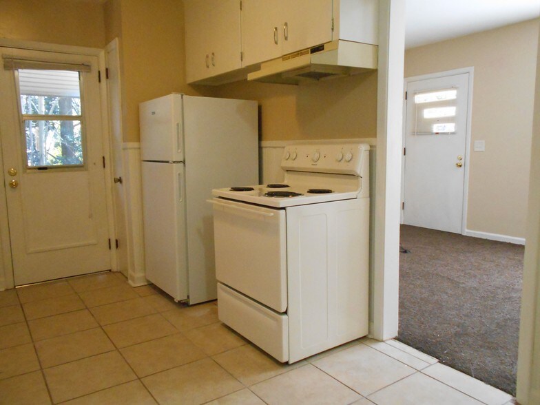 Building Photo - 1728 E Avalon Cir