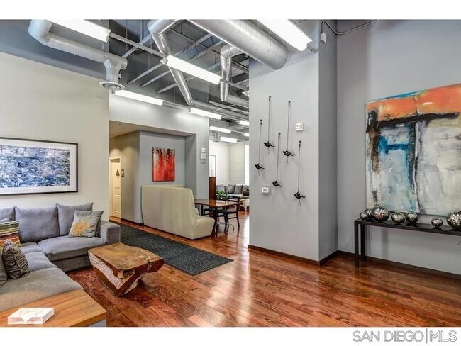 Building Photo - 1431 Pacific Hwy