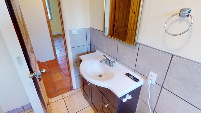 Building Photo - Eco-FriendlySouthwest Gem with Gardens & S...