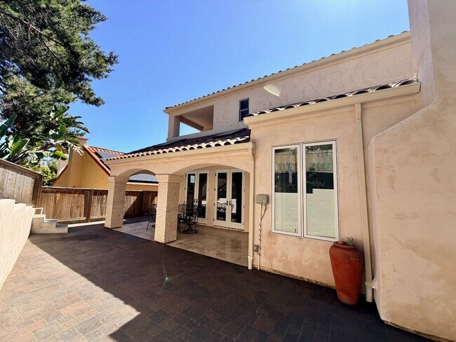 Building Photo - For Rent Available Now - Furnished House 3+BR 2.5Ba in Del Mar, charming furnished home in the hi...