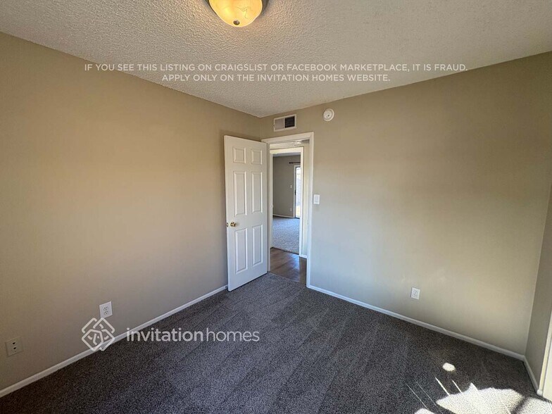 Building Photo - 5256 W Cholla St