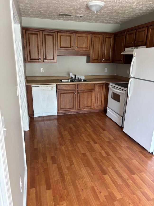 Building Photo - 125 Emory Ct