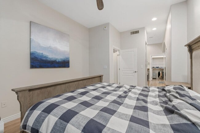 Building Photo - 14450 N Thompson Peak Pkwy