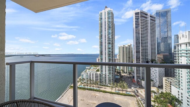 Building Photo - 1155 Brickell Bay Dr