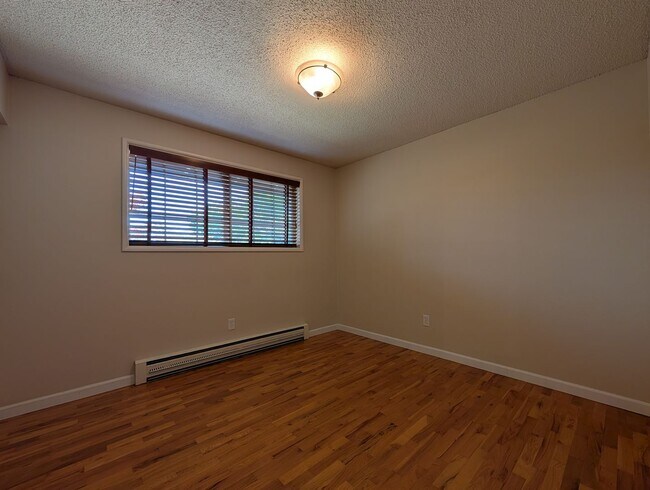 Building Photo - Great 4-Bedroom, 1.5-Bath Home In The River Road Area Of Eugene!