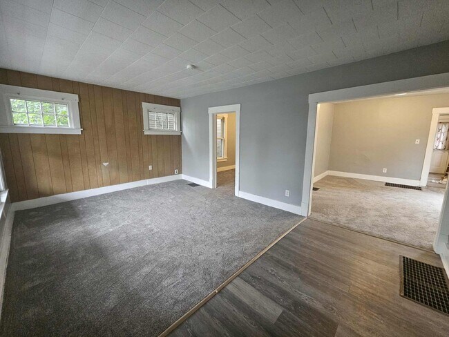 Building Photo - 1330 Louisiana Ave NW