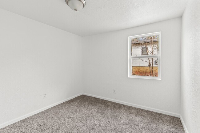 Building Photo - Cozy and Newly Renovated 3 Bedroom 2 Bath ...
