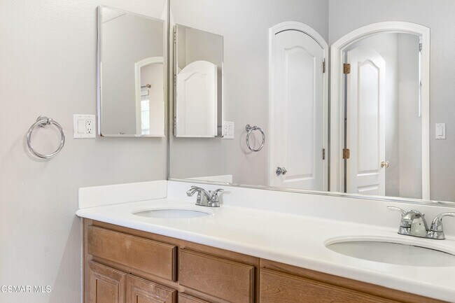 Building Photo - 5197 Via Jacinto