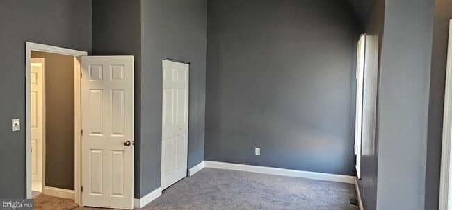 Building Photo - 1221 Poplar Grove St