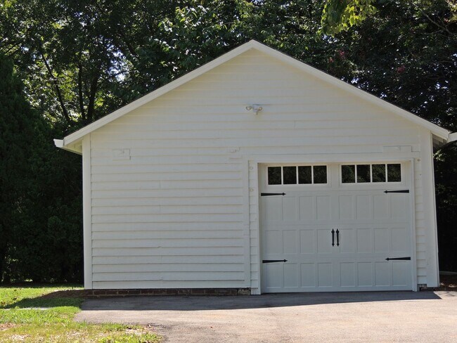 Building Photo - 1712 Old Niles Ferry Rd