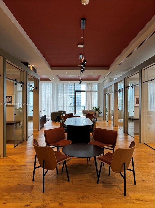 Building Photo - 11 NE 6th St