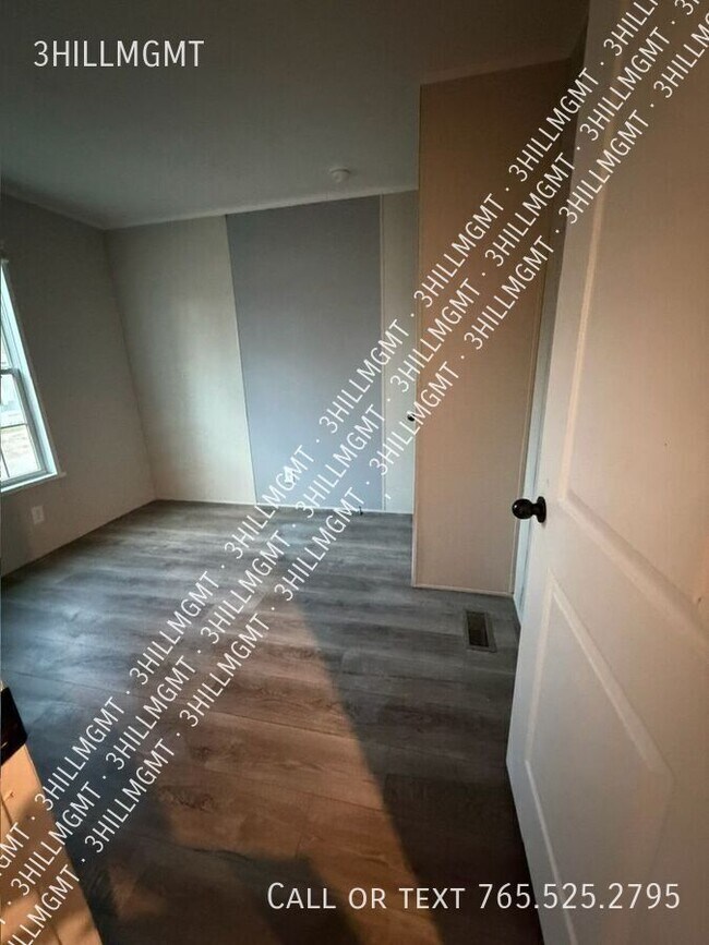 Building Photo - 5600 W Kilgore Ave