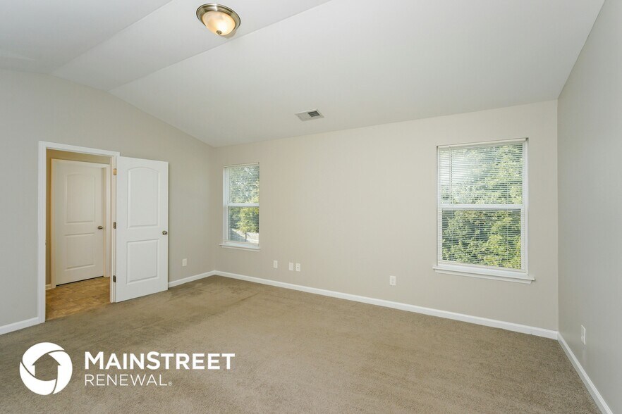 Building Photo - 1961 Drummond Dr