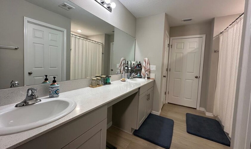 Building Photo - 12668 Tannencrest Dr