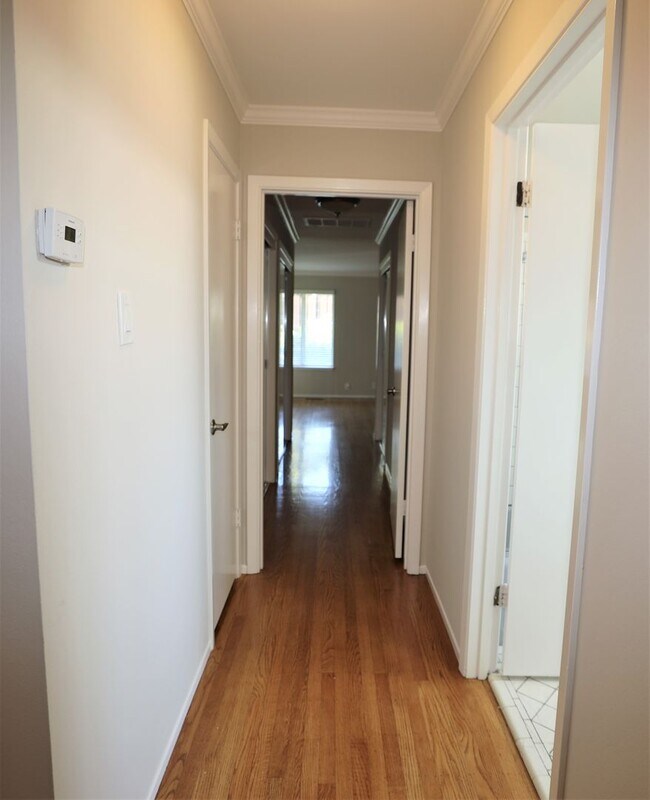 Building Photo - 25 Genevra Rd
