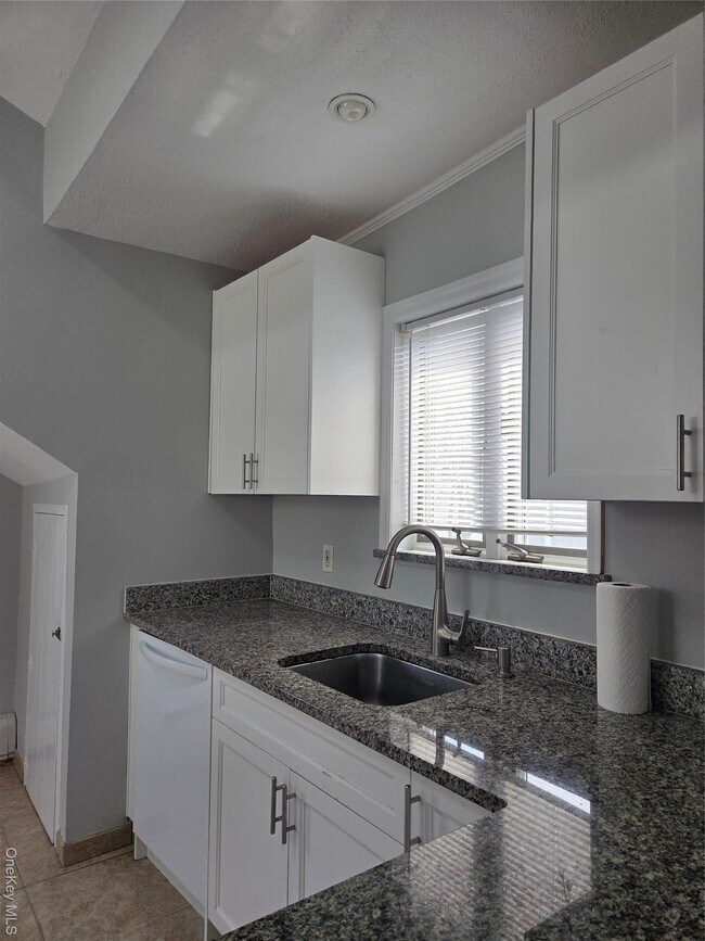 Building Photo - 58 Juniper Rd