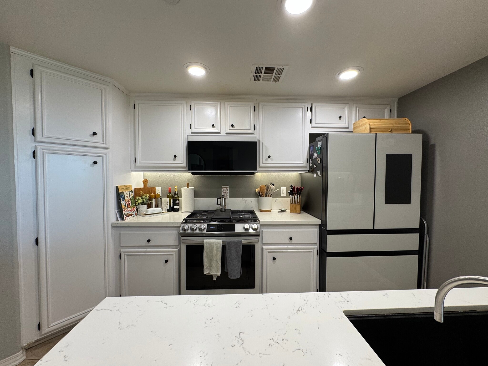 Building Photo - 243 Riverdale Ct