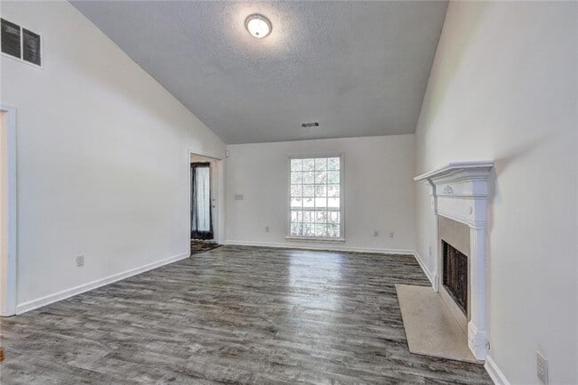 Building Photo - 9166 Tara Dr SW