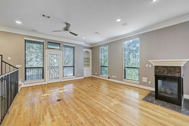 Building Photo - 6134 Hamman St