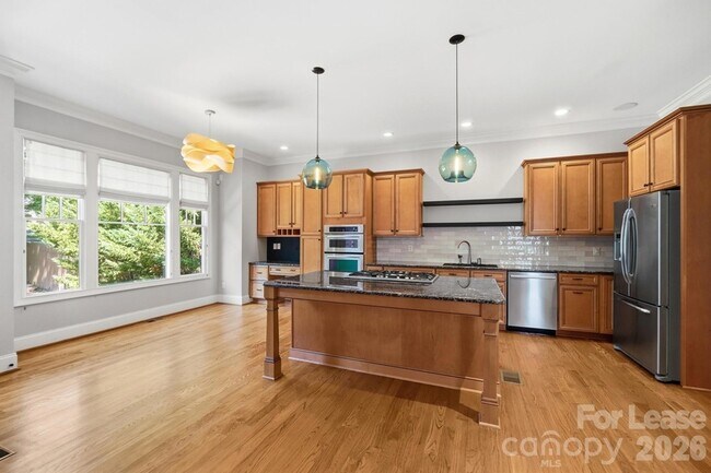 Building Photo - 520 Iverson Way