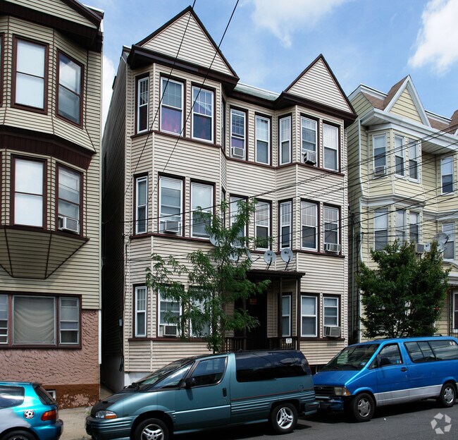 139 Johnston Ave 139 Johnston Ave Kearny NJ 07032 Apartment Finder