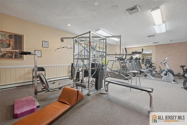 Building Photo - 28 Wycoff Way E