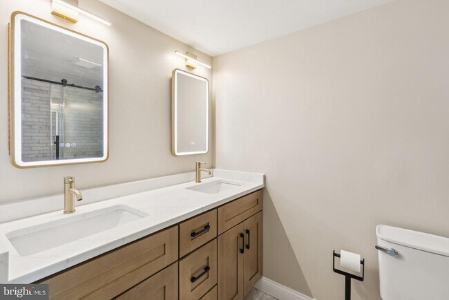 Building Photo - 1420 Locust St