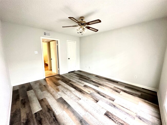 Building Photo - 1311 Antoine Dr