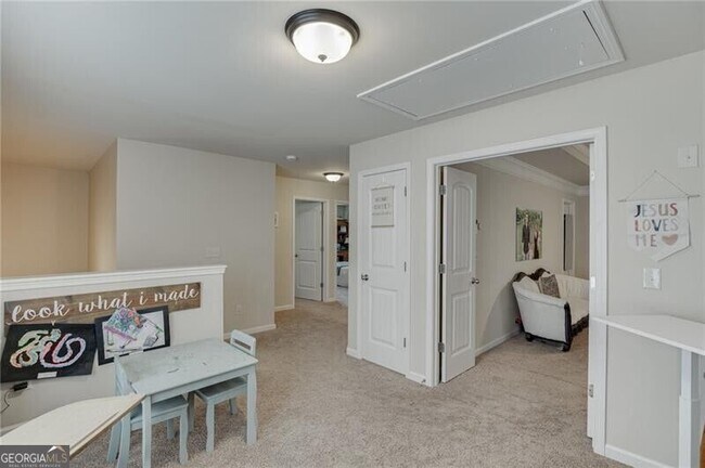 Building Photo - 6896 Big Sky Dr