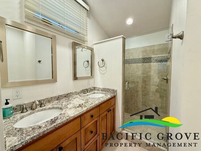 Building Photo - Pacific Grove 2-bedroom , 2 bath. Prime Walk to Town Location!