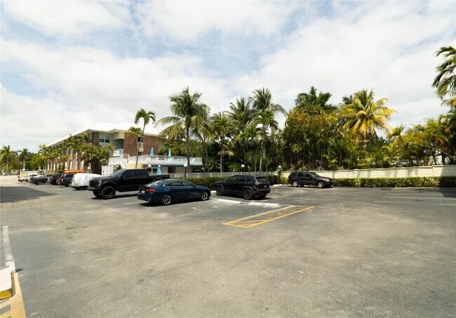 Building Photo - 2424 SE 17th St