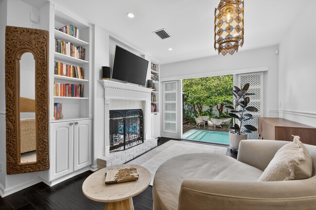 Building Photo - 302 NW 16th St