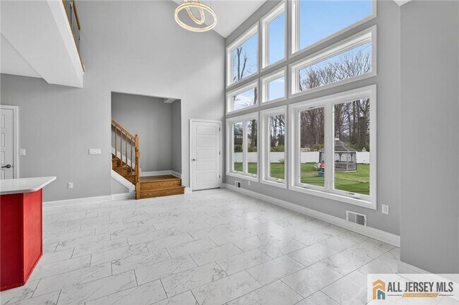 Building Photo - 19 Utica Rd