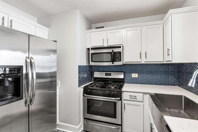 Building Photo - 620 Peachtree St NE