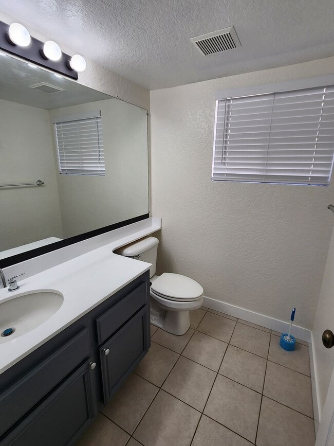 Building Photo - Scripps Ranch - Two Story Home - 3 Car Garage