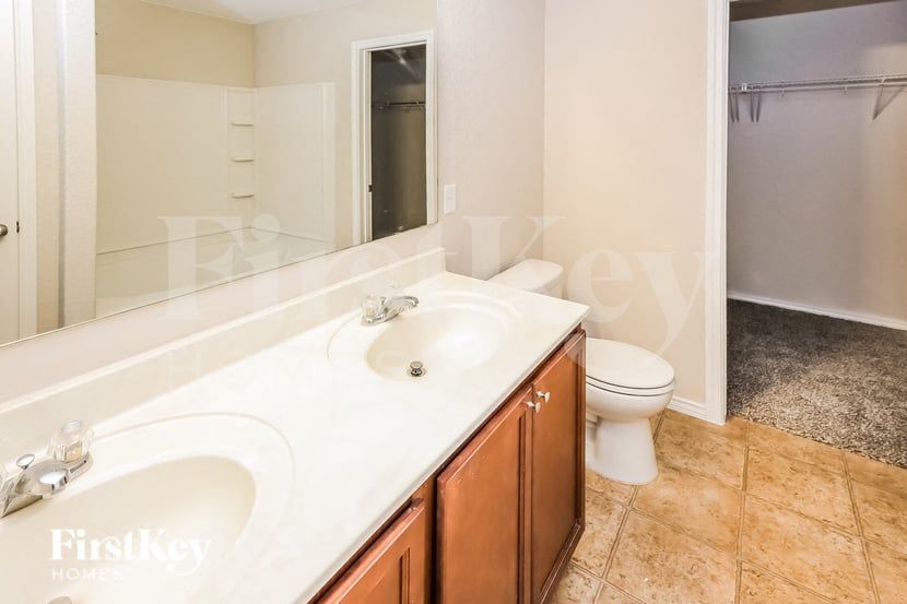 Building Photo - 114 Prato Palma