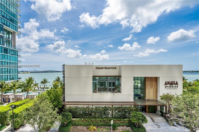 Building Photo - 650 NE 32nd St