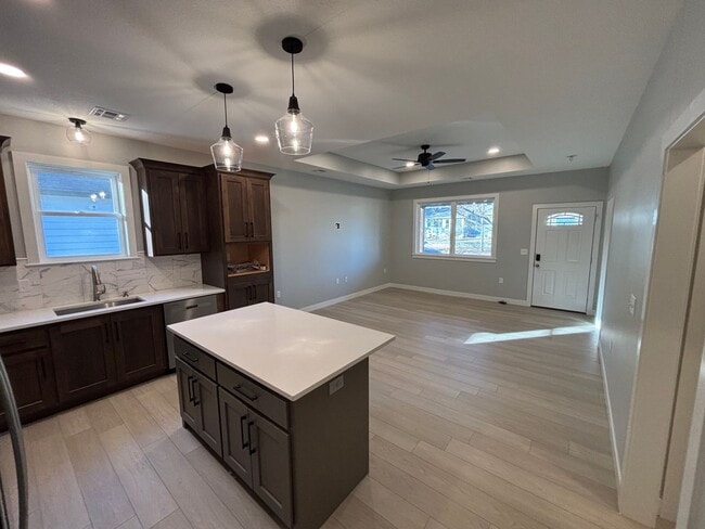 Building Photo - Stunning New Build in Central Manhattan! Available NOW!