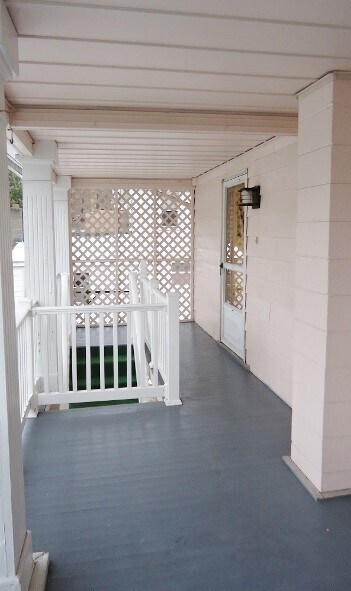 LARGE BACK PORCH - 511 Hickory St